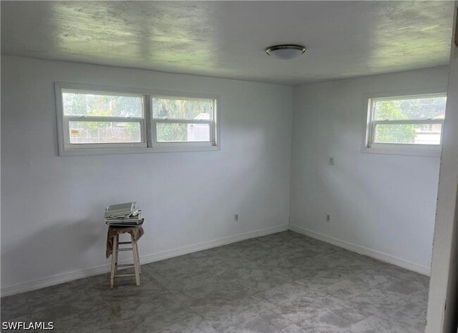 Building Photo - 160 Brooks Rd