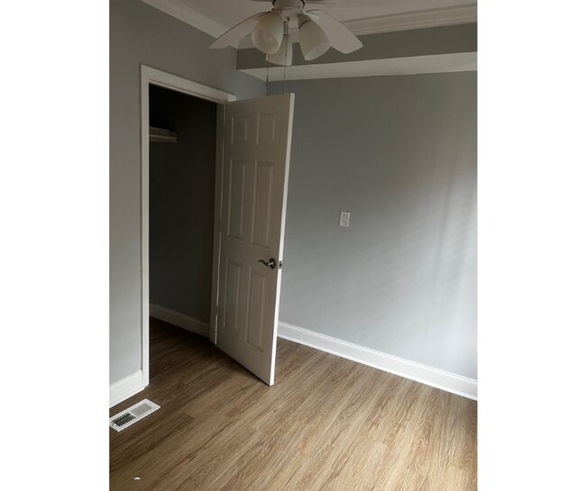 Building Photo - 2406 Wilkens Ave