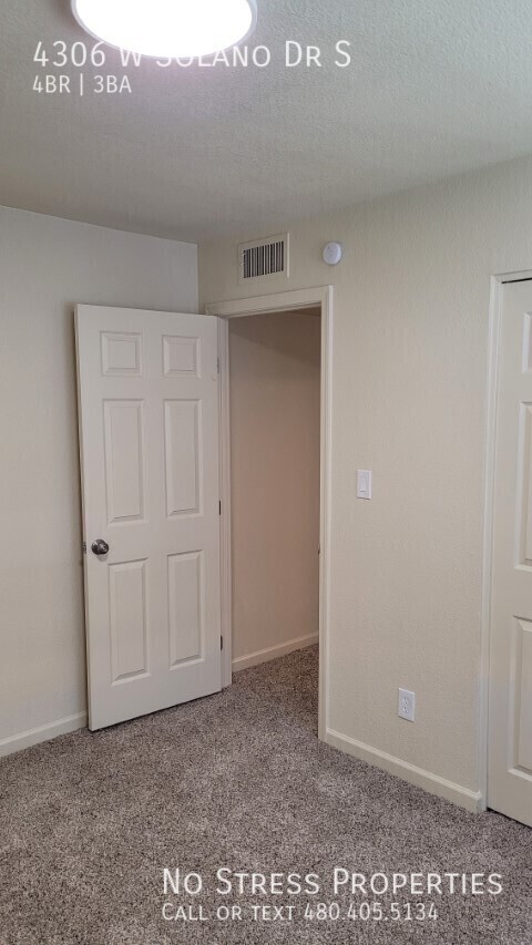 Building Photo - Fully Remodeled 4 Bed Town Home 43rd Ave &...