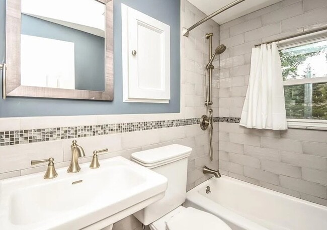 Building Photo - 19 Beatty St