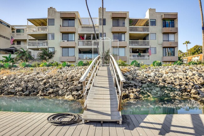 Building Photo - 4513 Cove Dr