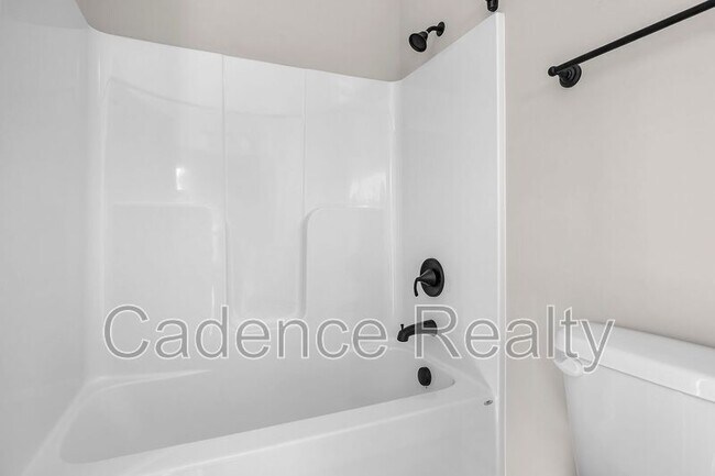 Building Photo - 1633 Grey Cliff Run