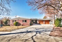 Building Photo - 2266 Brentwood Cir