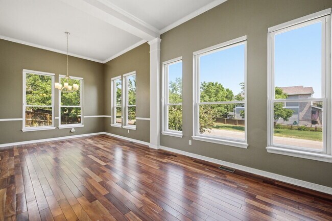 Building Photo - Spectacular Stonegate Living! Gorgeous 3-Bed Corner Finished Basement, Wet Bar, and Custom Marble...