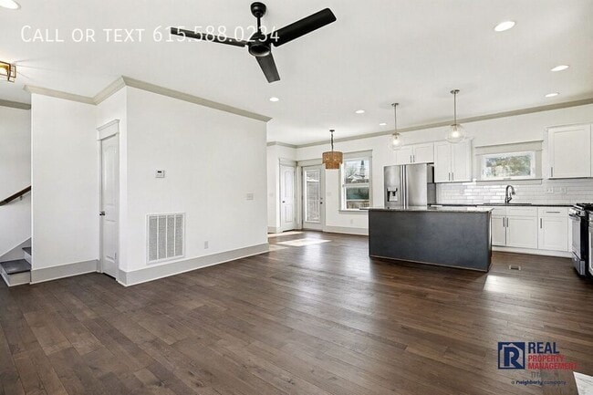 Building Photo - 124 8th Ave