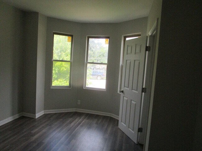 Building Photo - Front Porch Row - Oak Lane