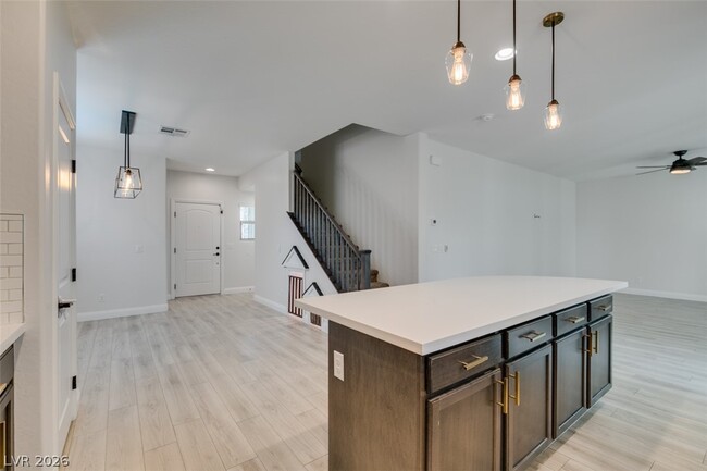 Building Photo - 6633 Autumn Breeze St