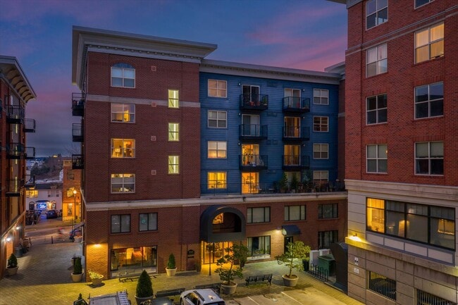 Building Photo - Studio in Heart of Fairhaven