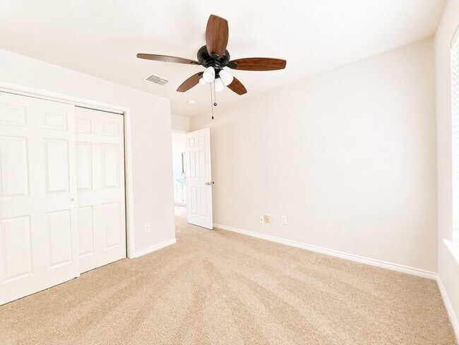 Building Photo - 709 Ridgemont Dr