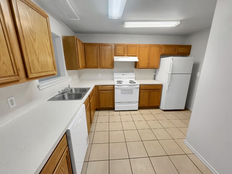 Building Photo - 509 N Brentwood Ave