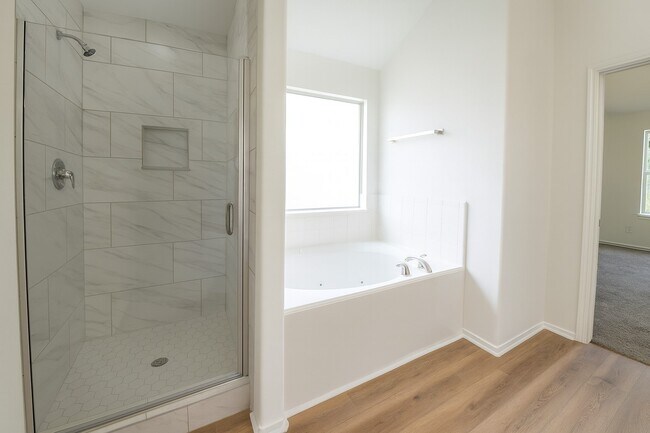 Building Photo - 20802 May Showers Cir