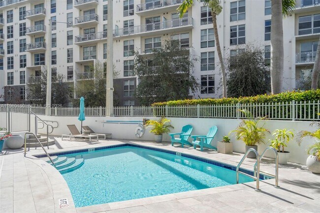 Building Photo - 455 NE 25th St