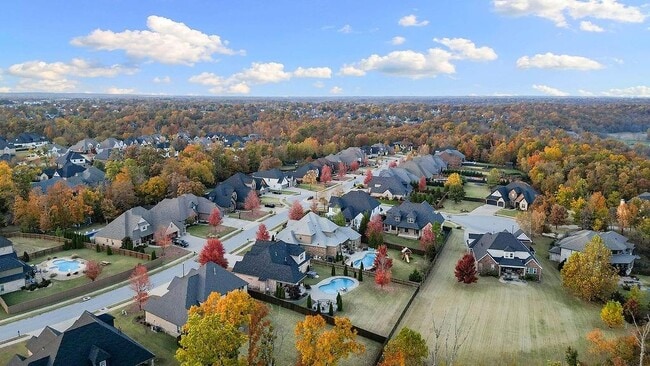 Building Photo - 504 NE Green Creek Rd