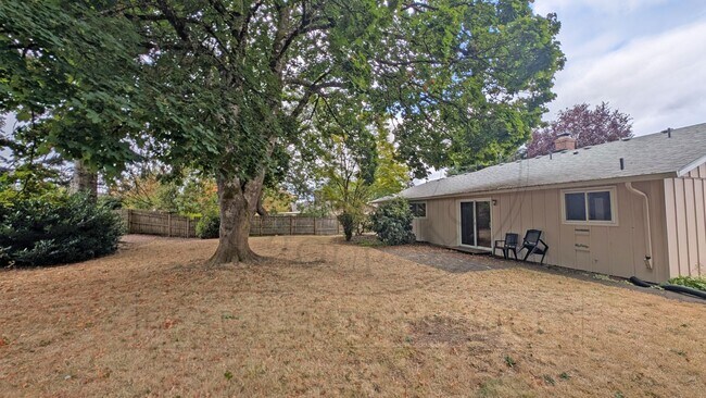 Building Photo - 15166 SE Topaz Ave