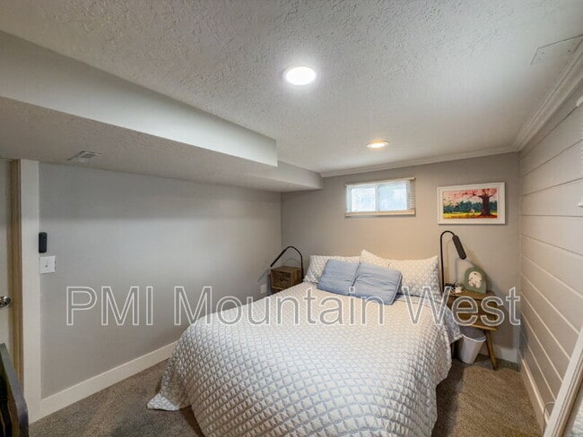 Building Photo - 76 W 1300 S