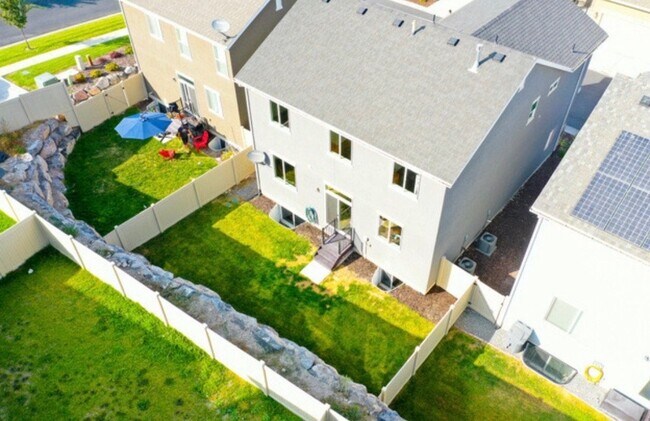 Building Photo - 2966 S Willow Creek Dr