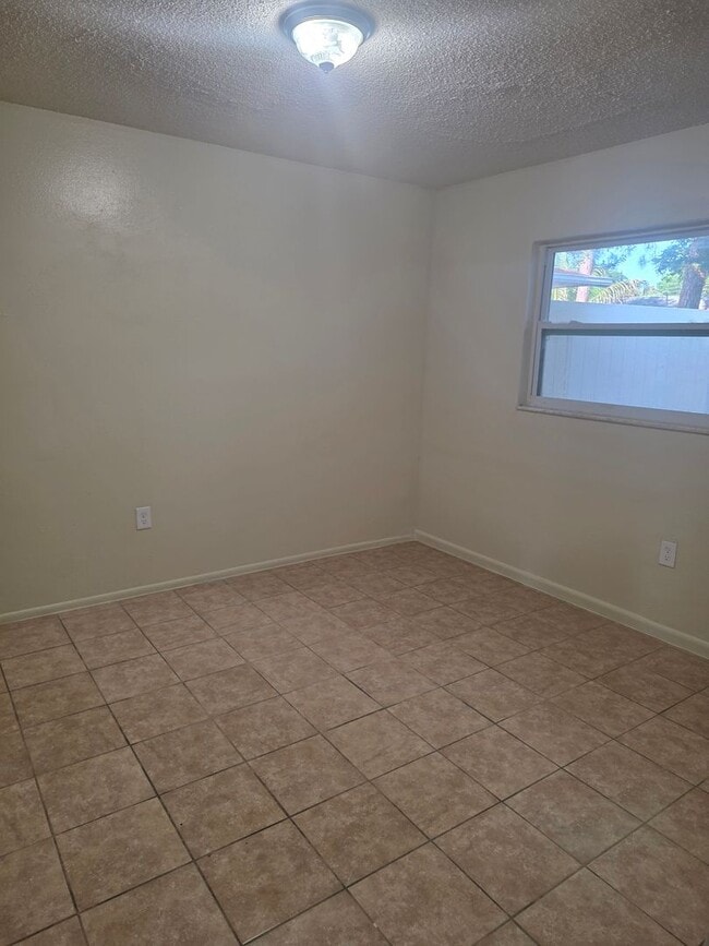 Building Photo - 3/2 DUPLEX