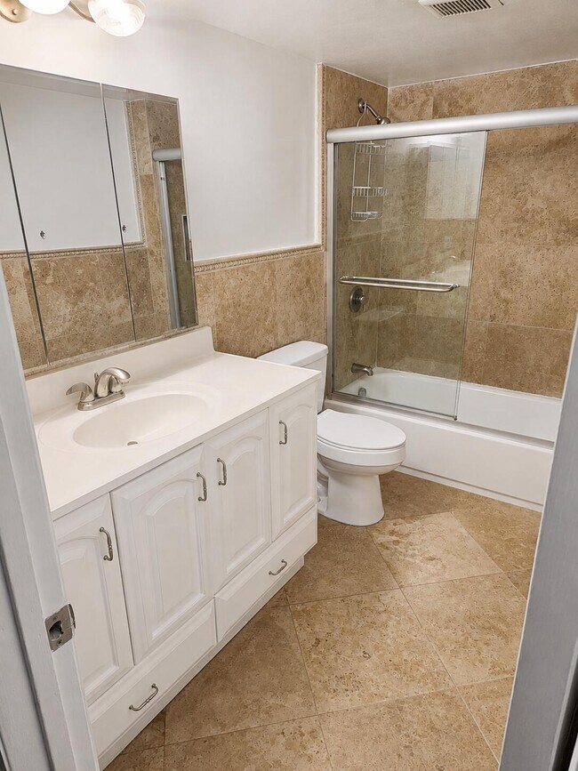 Building Photo - 3109 Oakland Shores Dr