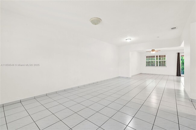 Building Photo - 7435 SW 34th St