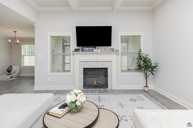 Building Photo - 214 Creek Ridge Dr