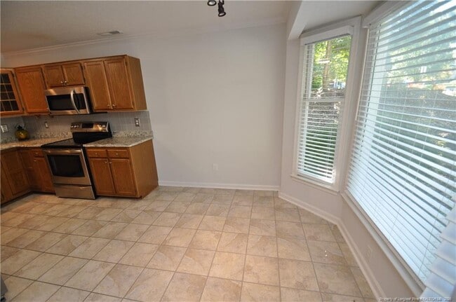 Building Photo - 240 Beechtree Dr