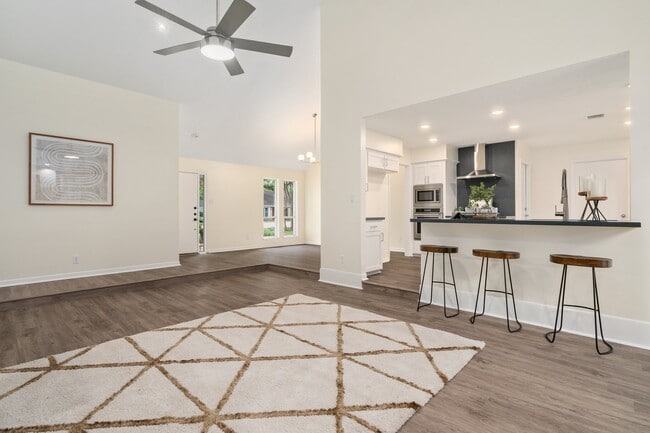 Building Photo - 1924 Nursery Rd