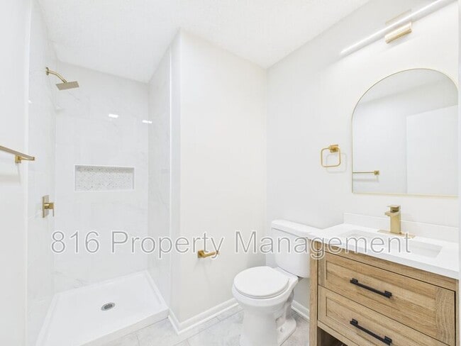 Building Photo - 8215 Ruskin Way