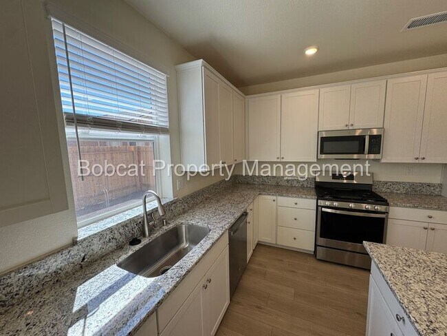 Building Photo - 837 Bravestone Ave