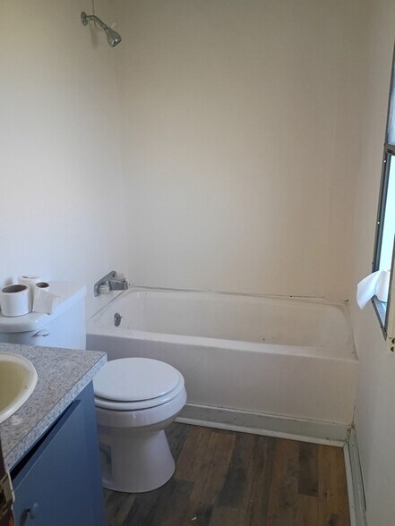 Building Photo - 112 Norris Ave SE