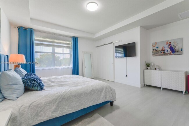 Building Photo - 5182 Eucalyptus Dr