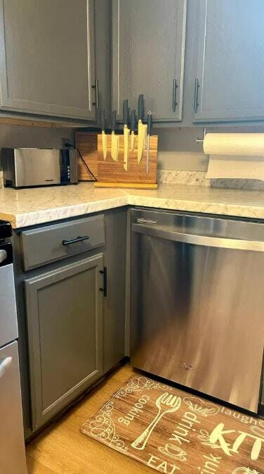 Building Photo - 4880 Barclay Square Dr