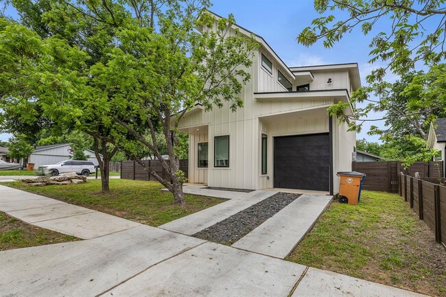 Building Photo - 2301 Bendridge Trail
