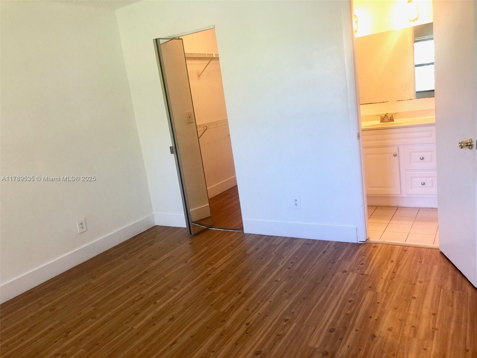 Building Photo - 15701 W Waterside Cir