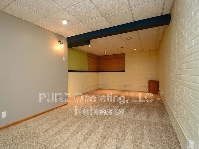 Building Photo - 1217 Pierce St