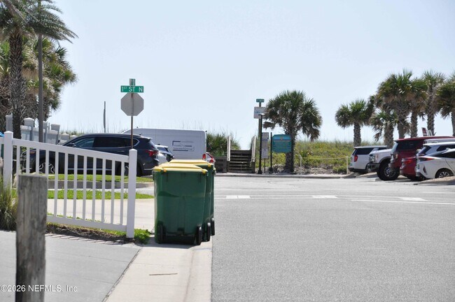 Building Photo - 127 7th St N