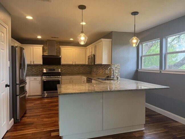 Building Photo - 10905 Dodge Cattle Dr