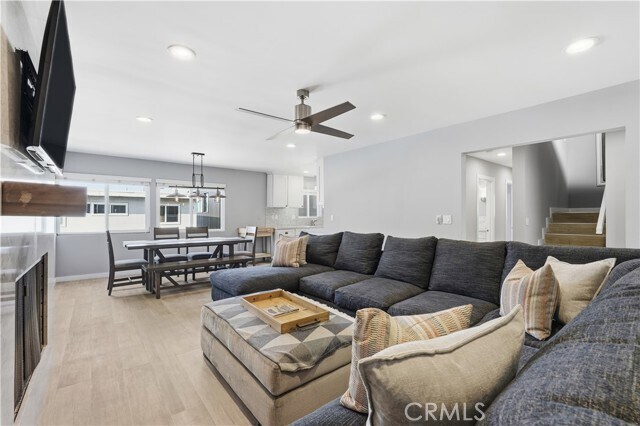 Building Photo - 116 5th Pl