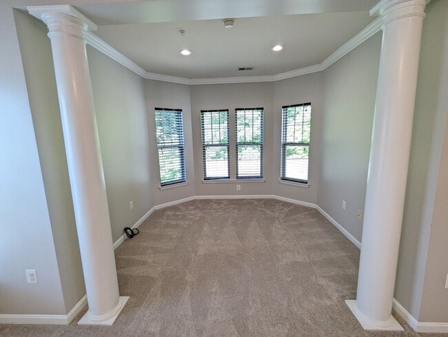Building Photo - Impeccably maintained SFH in Clarksburg re...