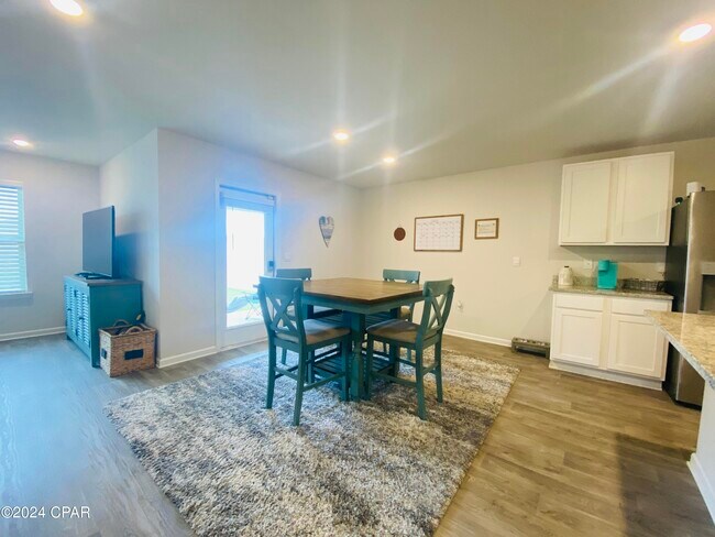 Building Photo - 127 Tiller Dr