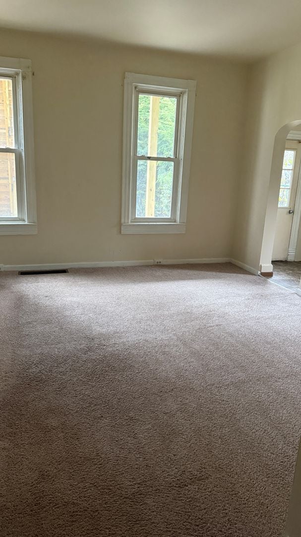 Building Photo - 318 Center Ave