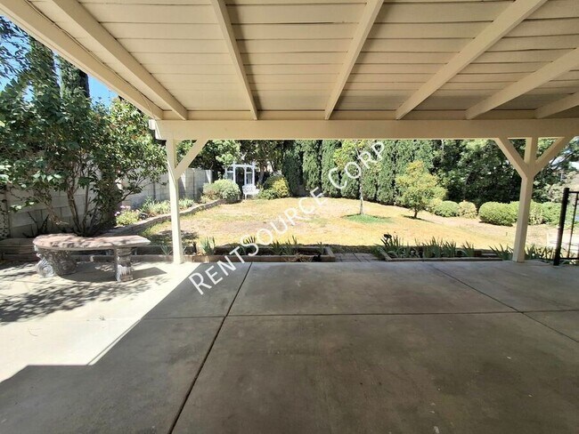 Building Photo - 26421 Torrey Pines Dr