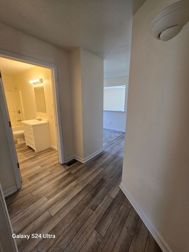Building Photo - 726 Connor St