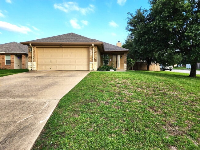 Building Photo - 4633 Stonehaven Dr