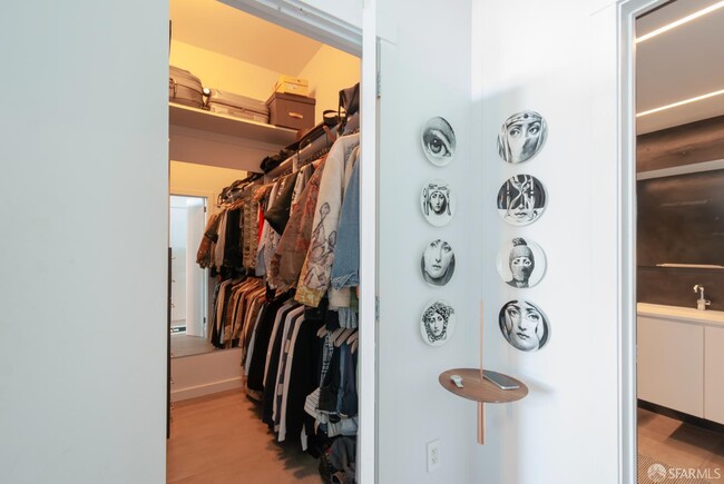 Building Photo - 1160 Mission St