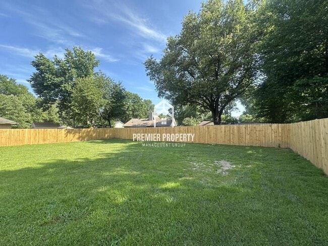 Building Photo - 7086 Hillshire Dr