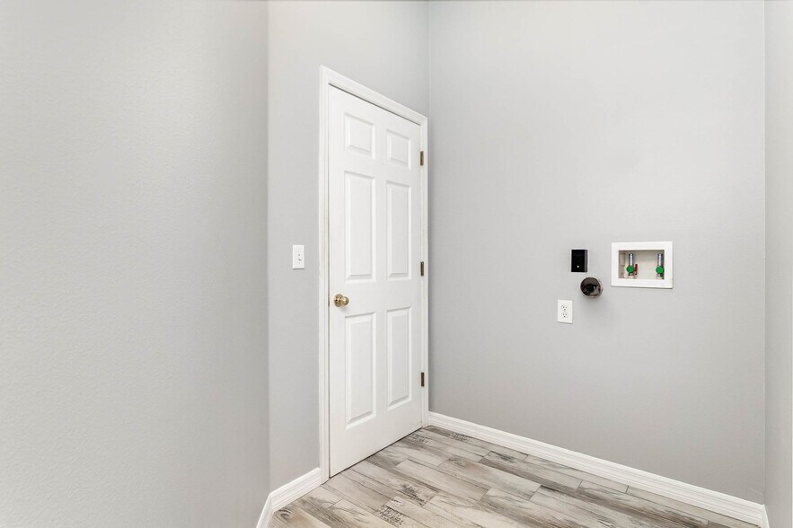 Building Photo - 4037 Meander Plz