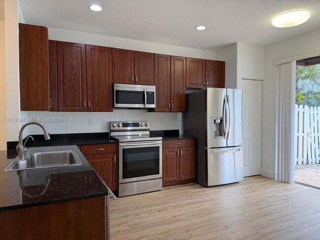 Building Photo - 14934 SW 41st Ln