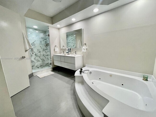 Building Photo - 20281 E Country Club Dr