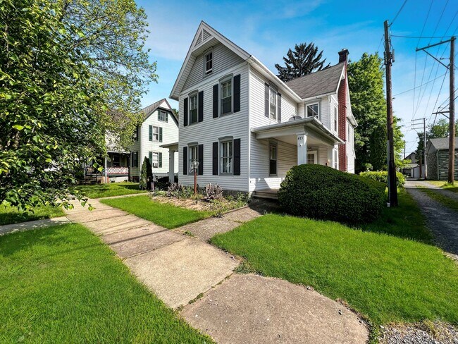 Building Photo - 411-413 Jordan Ave