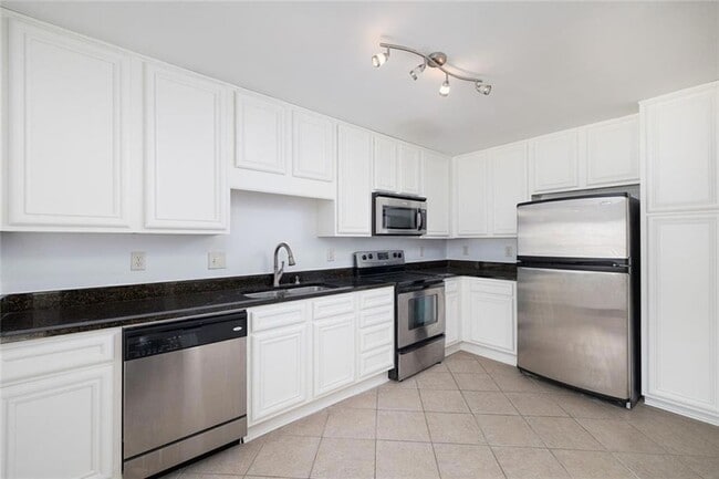 Building Photo - 1468 Briarwood Rd NE